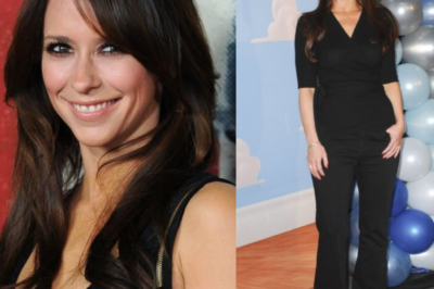 Jennifer Love Hewitt Shines at Disney On Ice Presents Disney Pixar’s “Toy Story 3” – An Unforgettable Holiday Spectacle