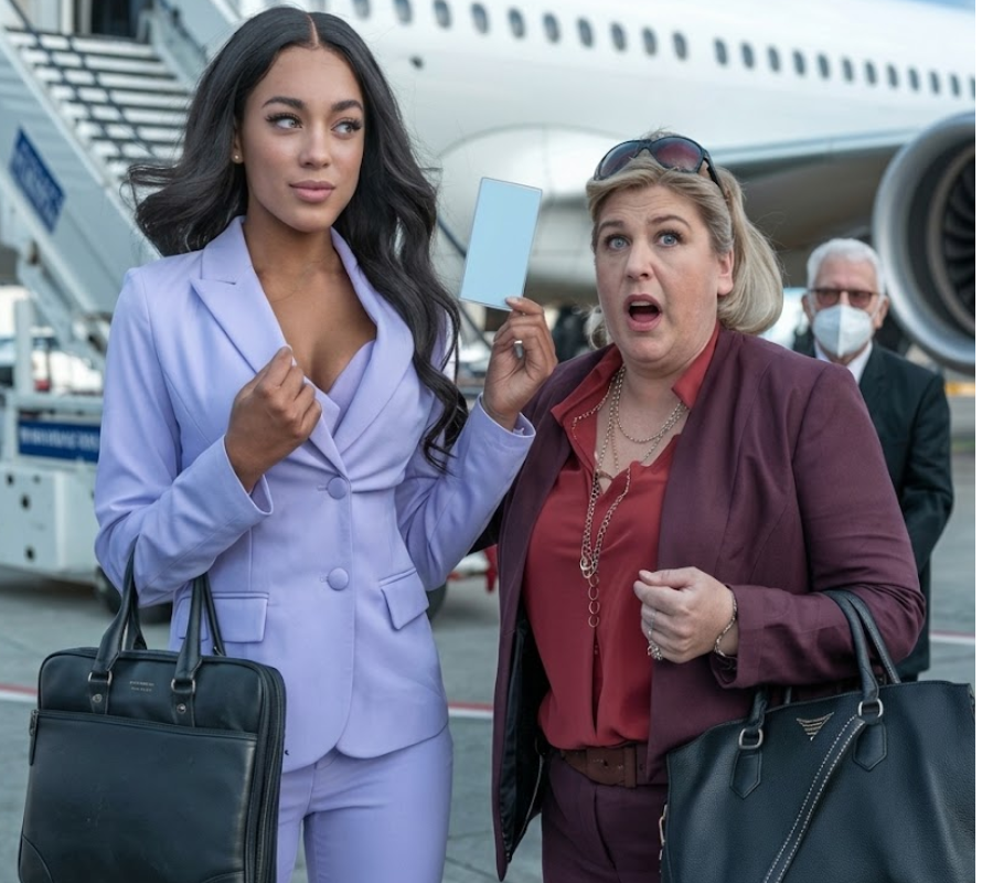 Passenger Mocks Black Woman Accent on Flight — Moments Later, She Cancels the Flight as FAA Officer
